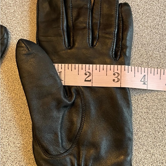 Black Leather & Suede Gloves With Red Piping - Picture 10 of 11